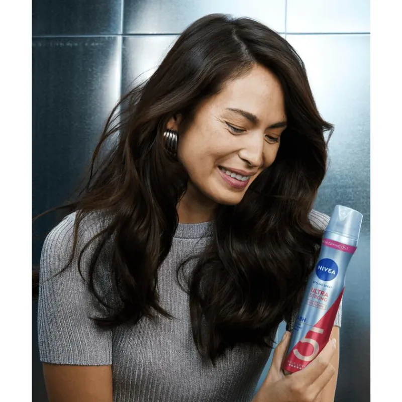 NIVEA Ultra Strong Styling Spray 250 ML